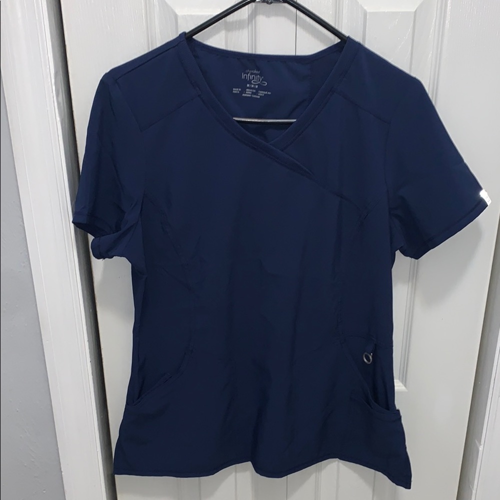 Women’s Cherokee Infinity scrub top medium